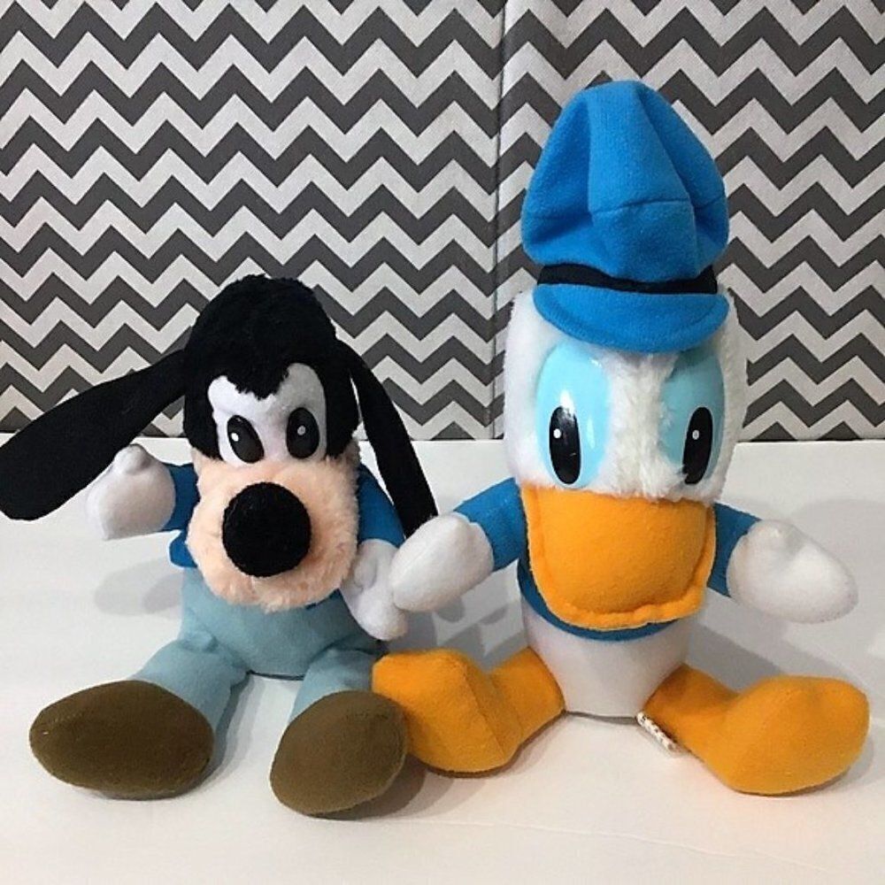 VTG 1984 Disney Mickey's Christmas Carol Plush Set - Donald & Goofy